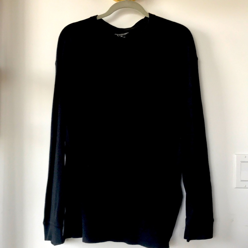 Black long sleeve men’s tee
